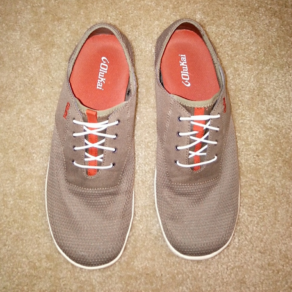 Olukai Mens beach shoes.